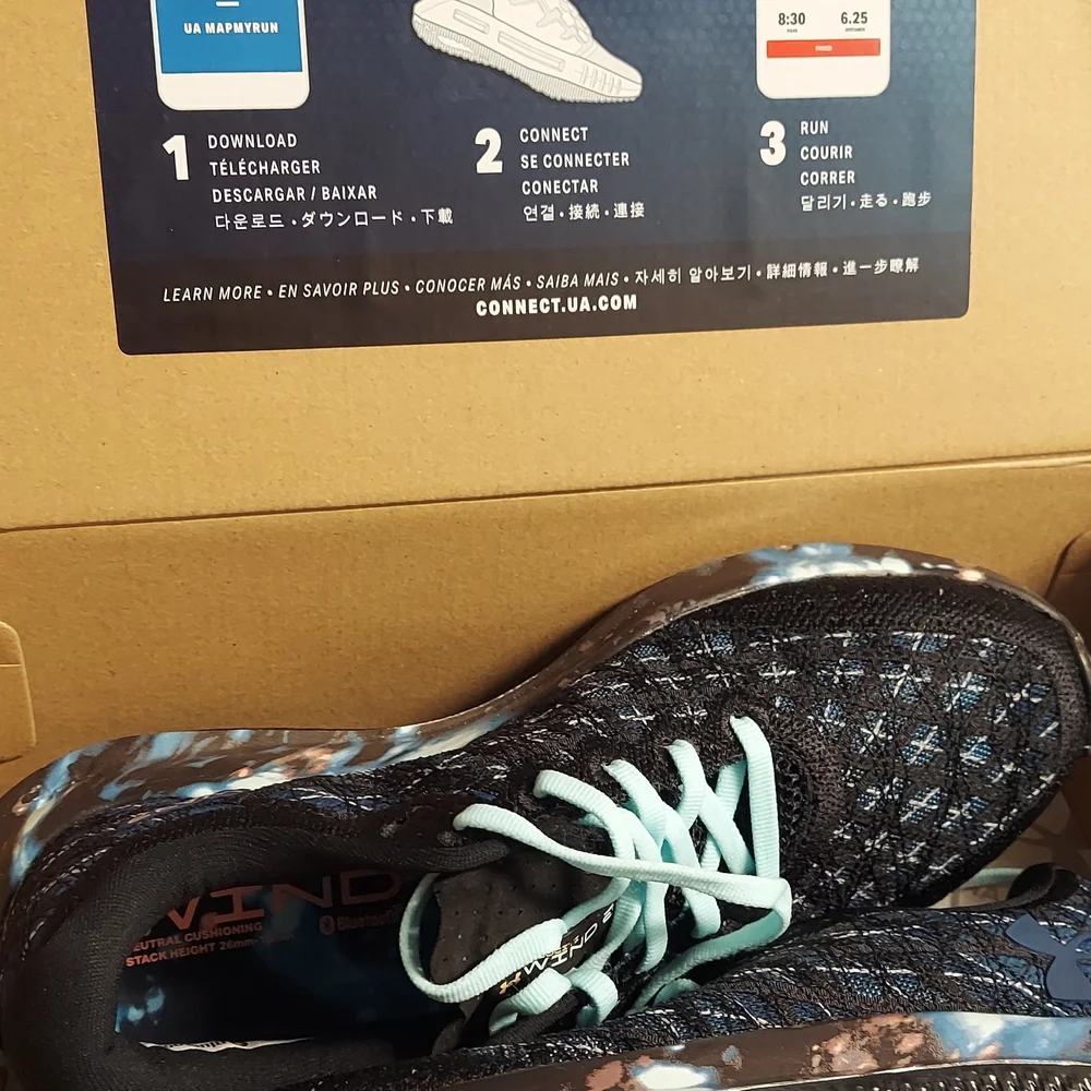 Women's Size 9 Under Armour Black and Blue Running Shoes Bluetooth Connection - Picture 2 of 7